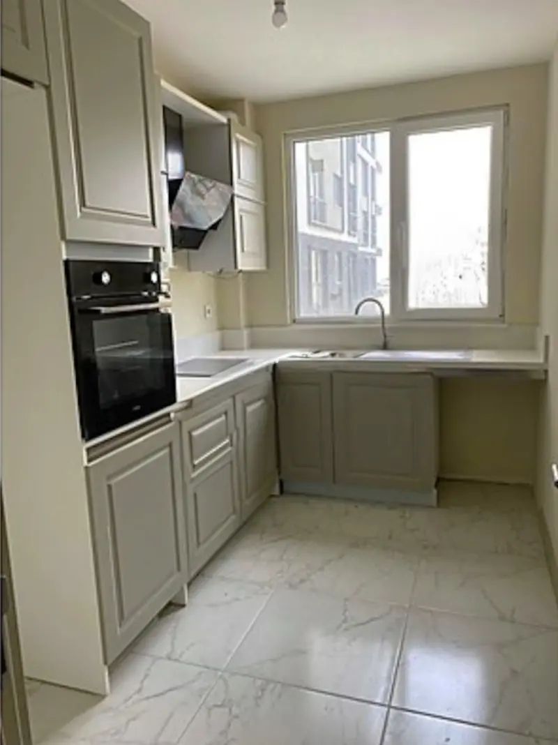 Fitted kitchen